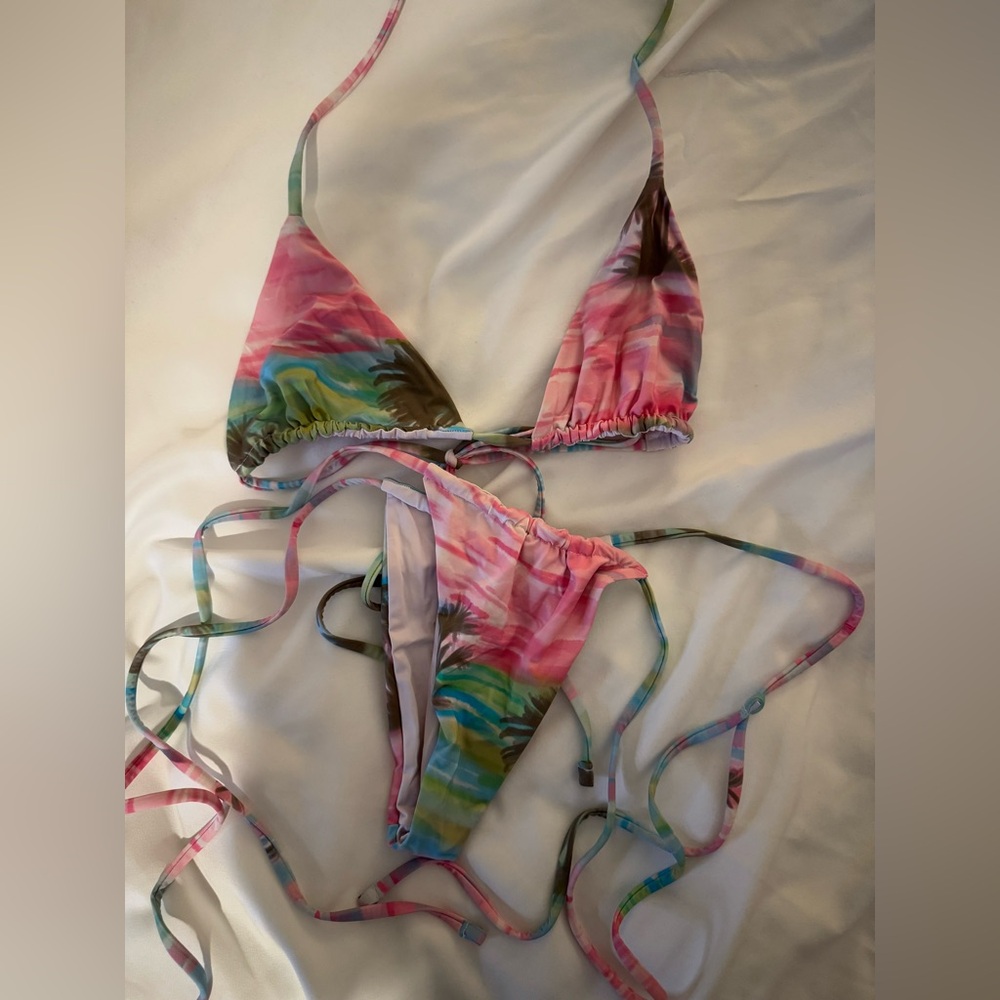 Frankie’s Bikinis
